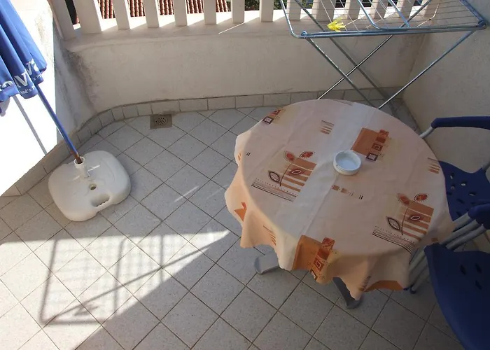Mandina سيفيد