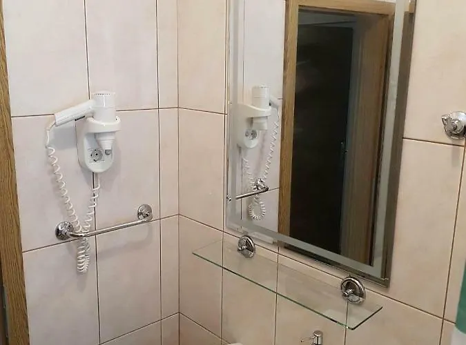 Mandina سيفيد