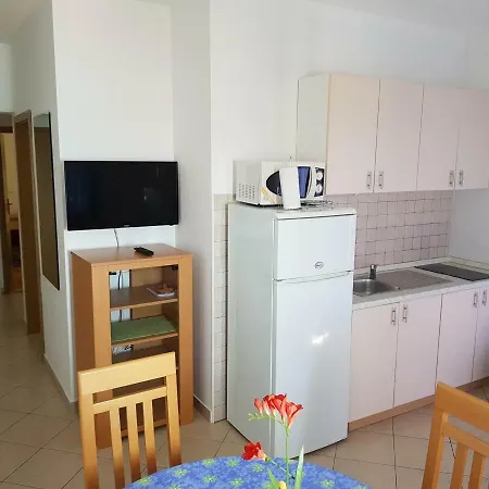 Apartment Mandina *